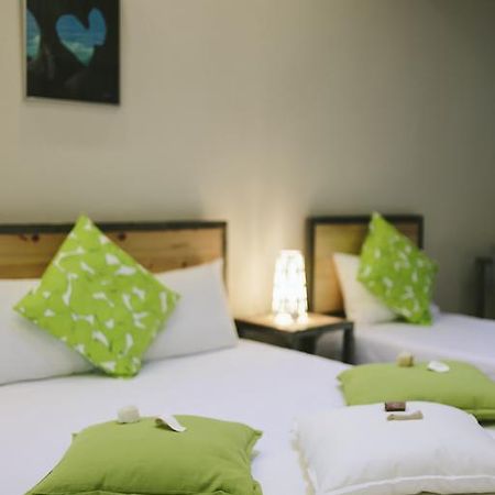 Zonita Guest House เนอาปลายา ภายนอก รูปภาพ