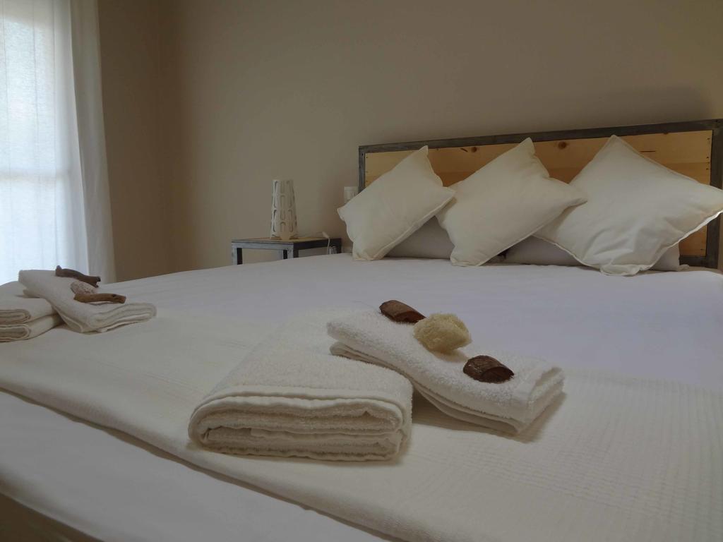 Zonita Guest House เนอาปลายา ภายนอก รูปภาพ